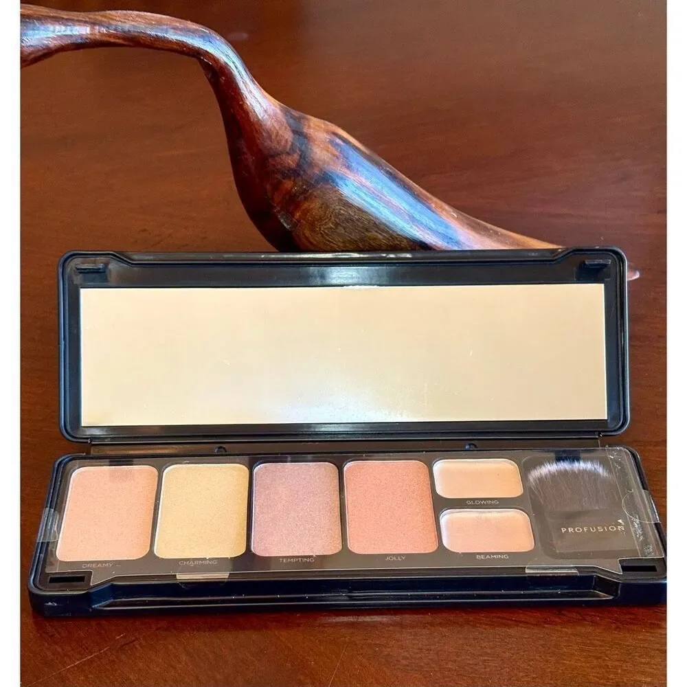 PROFUSION COSMETICS - NWT 